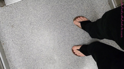 Carmen_Nylonjunge: Barefoot to the garbage dump