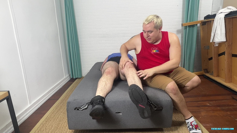 Ticklish Chubs: Garrett щекотка