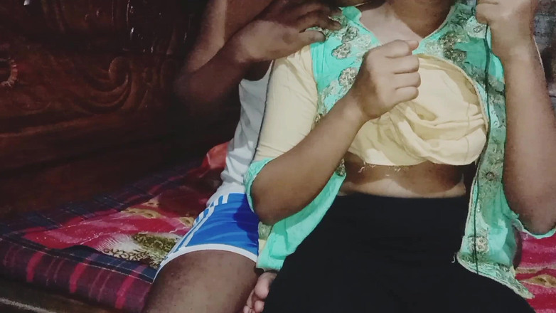 Deshi women: Deshi Ženy Tasneem Omar