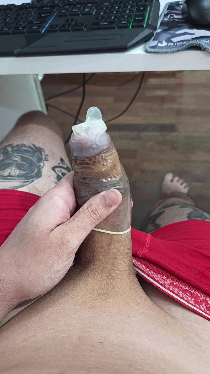 Lkdick8: Ejaculare în prezervativ
