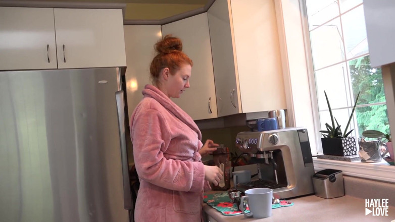 Haylee Love: Heißer Kaffee