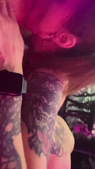 TetheredHalo: Bertukar pasangan di awan