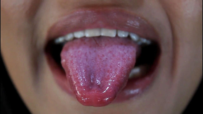 Xamy_97: moje hezké nohy a moje sexy ústa