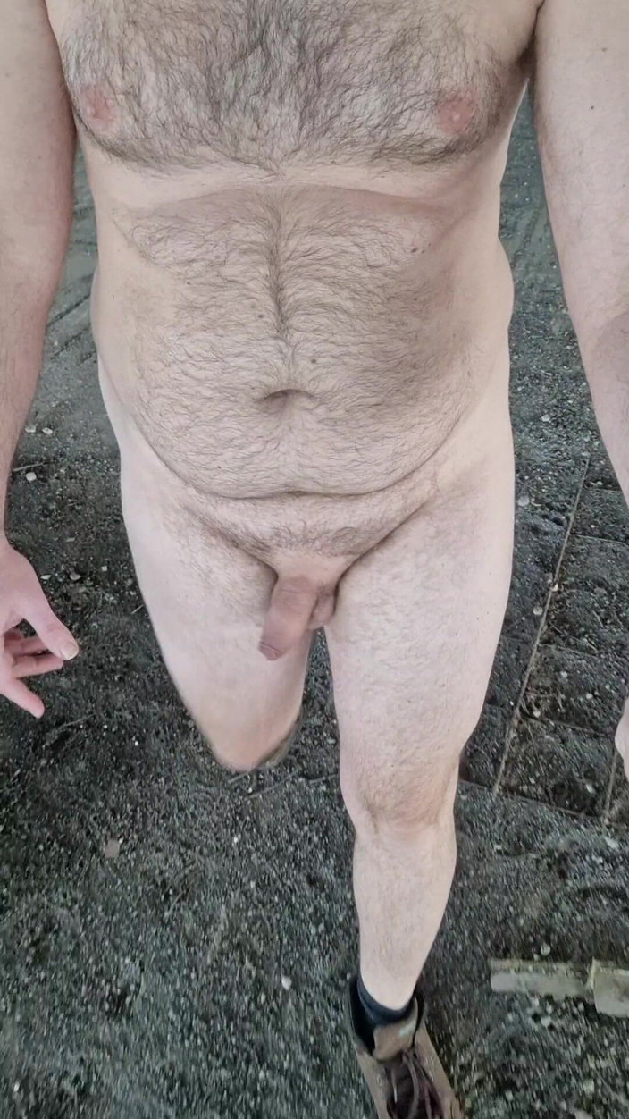 Mirko2589: 알몸으로 걷는 것