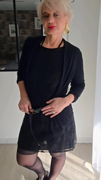 MILF Devoile Sa Lingerie