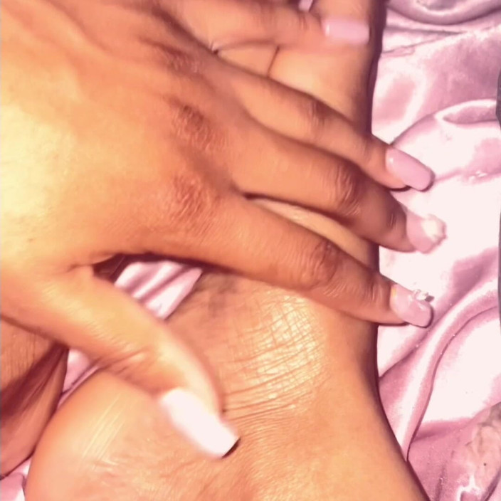 Emilytyche: Pies y dedos de los pies