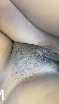 我喜欢她毛茸茸的阴户