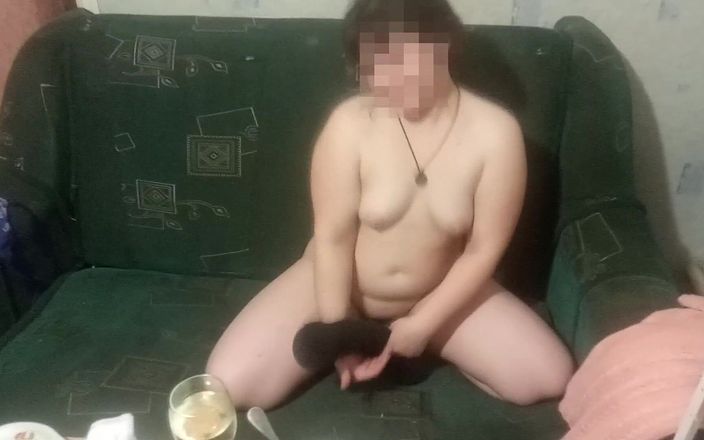 VitLen2: 这个婊子在新年前夜的阴户