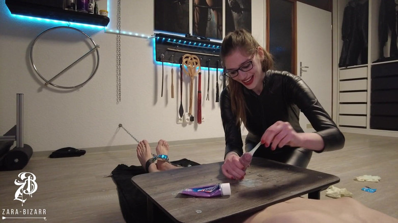 Zara Bizarr: Cock polished with toothpaste and the cream blown out