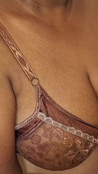 Heiße indische bhabhi lud dich ein, mit ihr zu spielen
