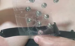 Que tal um pequeno exercício enquanto punimos meus seios?