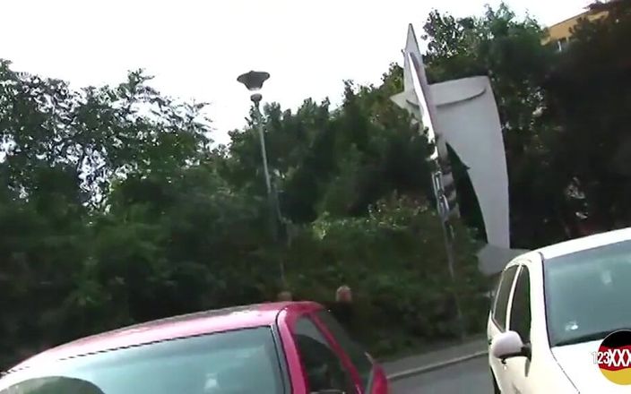 123XXX - Fucked Amateurs in Germany!: Una ragazza tedesca calda e magra scopa un tizio in...