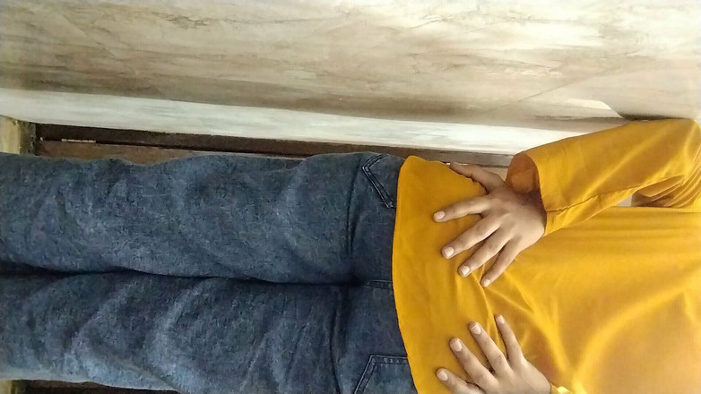 Riyathakur: Gorąca Bhabhi Uzyskiwanie palców w odbytu