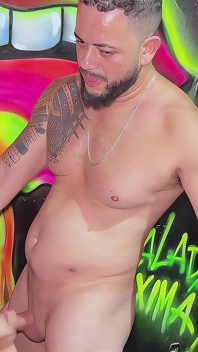 Am mers la club cu prietenul meu și m-am distrat la final
