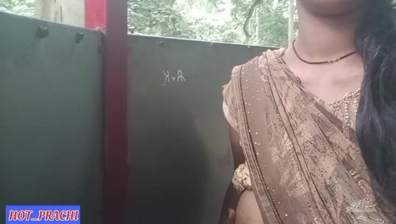 Hot prachi: Vesnická krásná Bhabhi Těsná kundička venkovní v lese sex video,...