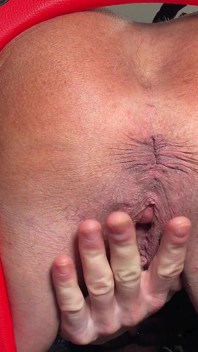 내 왕좌 밑에 앉아서 널 빨아주는 POV 얼굴