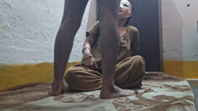 Busty Banuu: Stiefmoeder rijdt op zijn stiefzoon grote zwarte pik