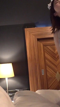 Parte 2, uma garota do café recebe seu pau enfiado nela para um impulso de pau! Sua bunda grande salta nesta intensa foda interna! [Ayaka (22)]