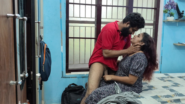 Vaigavarun45: मलयाली जोड़ा हॉट रोमांस और लंड रगड़ना