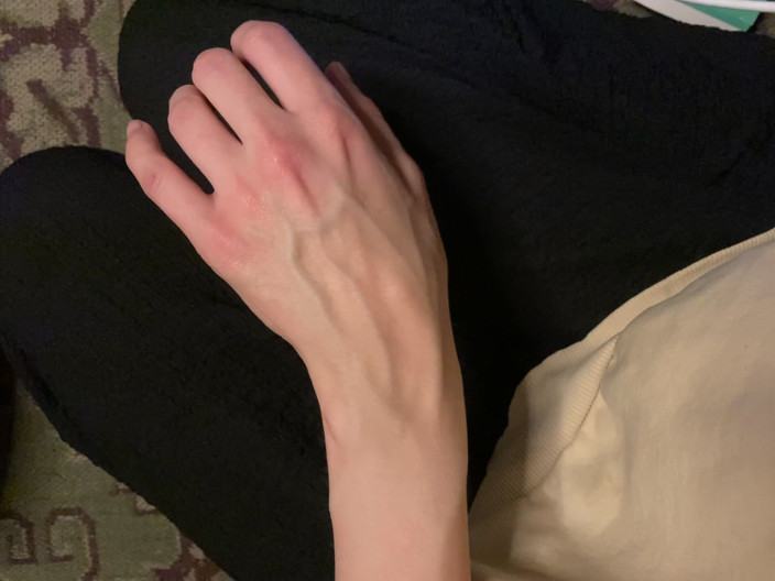 Princess Aisha: Veiny Hands Near the Heater