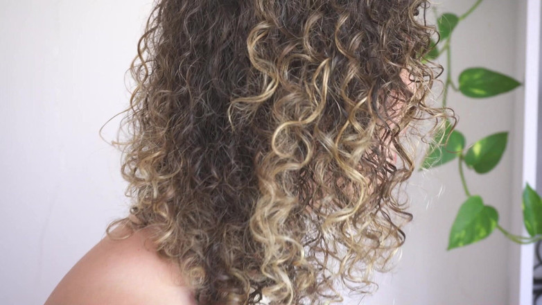 Sasha Curves: Ma meilleure amie se rétrécit trop loin