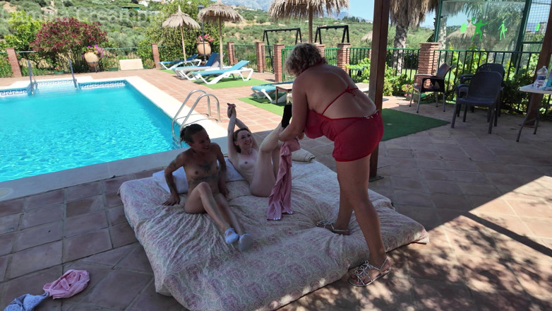 Camilla Creampie Girls: Fisting by the Pool with Katt Noir and Lily Kink