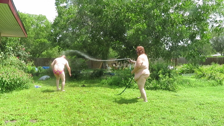 BBW nurse Vicki adventures with friends: Sissy Děvka &amp; Mistress V Hose Play 2