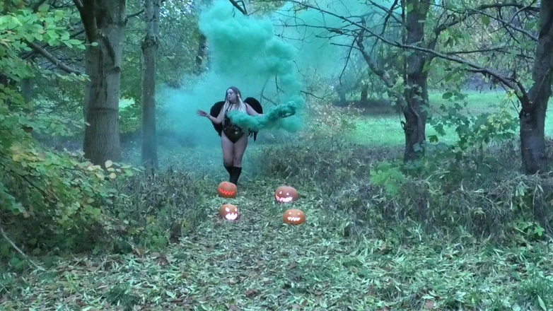 Catalia's Epic Filth: Smoke Bombs