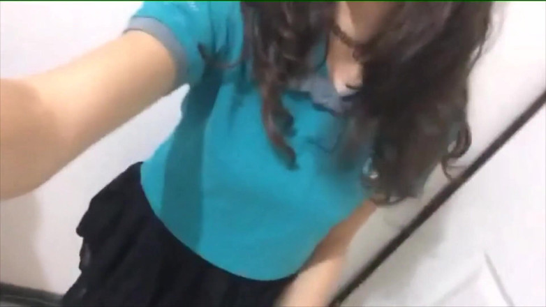 Adorable Teen: Melancap pantat panas dan ketat saya dengan pemegang berus gigi...