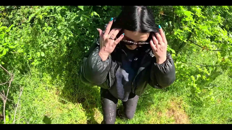 MilfyCalla: Heißer blowjob im freien