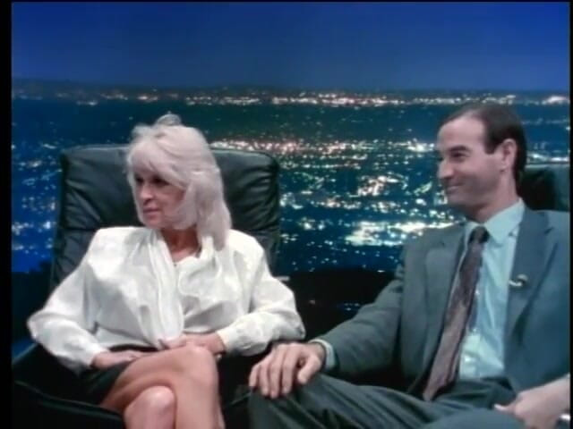 Old Good Porn: Chlápek stříká do boty blonďaté MILFky po tvrdé šukací akci