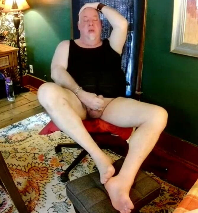 beardaddychub: Bearstepdaddychub ชักว่าวและคุยเรื่องแฟนสุดฮอต!