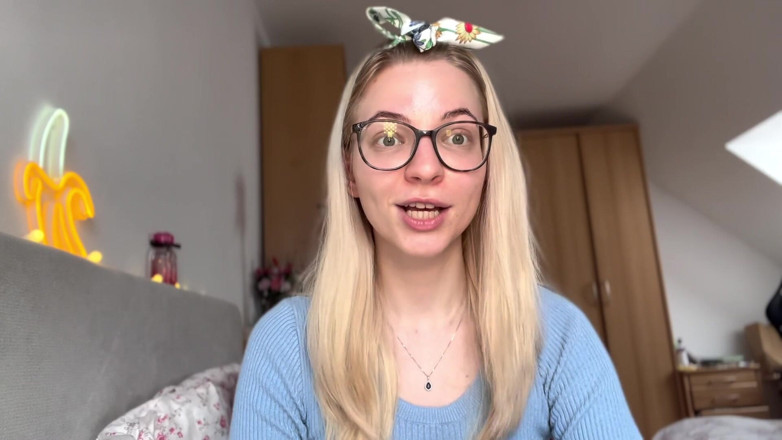 Goddess_Bella_Rae: Vysál jsem ho z 5329 $ a novou Ysl Bag! (příběh findom)