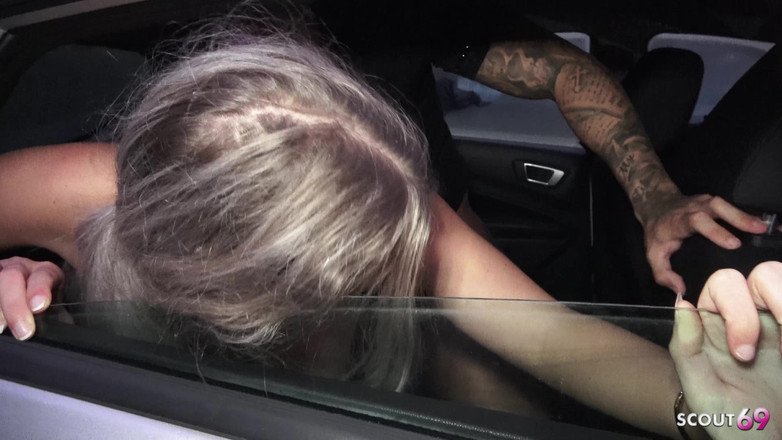 Scout69: La ragazza bionda tedesca lisa prende e parla con una...