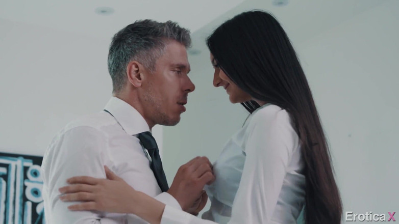 Erotica X: La sexy latina eliza ibarra ha un rapporto appassionato con...