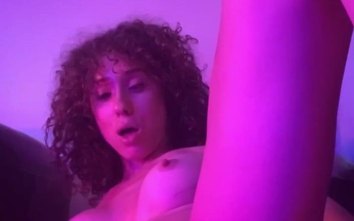 Tia Tizzianni Productions: I Love Fucking Myself in the Mirror