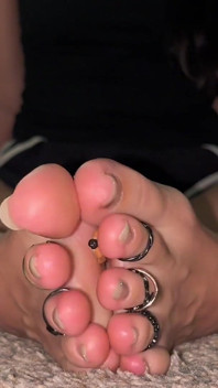 Giantess Sweaty Feet Cleaner POV - Crush Fantasy od Ivy