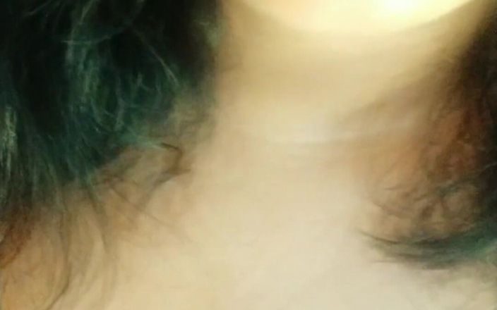 Carla Villalobos: हॉटवाइफ हस्तमैथुन करते हुए हर चीज की फुहार छोड़ती है