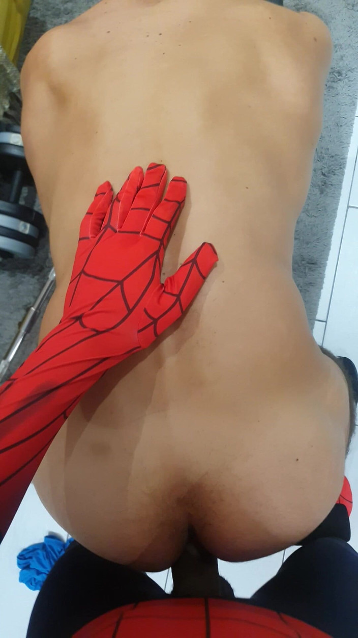 Devilbert: Superhero Spiderman i tata
