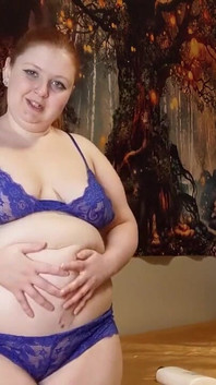 Břicho a pupek s krémem