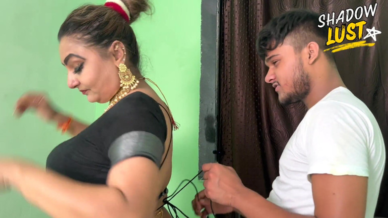 Shadowwife: Azgın hema rajput şoförle sert Hintli romantizmi
