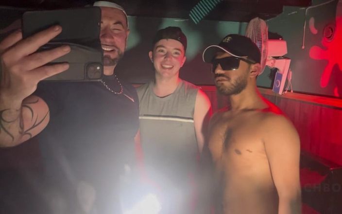 TRANSBOY STUDIO PUSSY MAN: 4655 Transboy futut de Xxl Arab Duck în saună