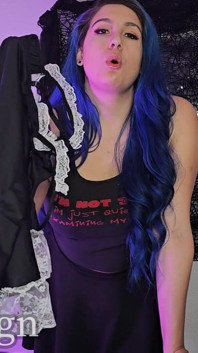 女巫把你变成娘娘腔的女仆来偿还你的债务