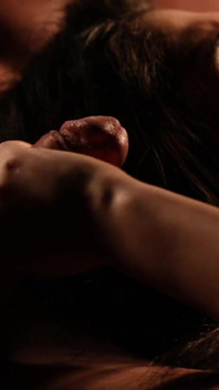 Gata seduzida por 2 caras por SinfulXXX