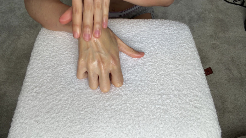 Ms Emmy Lynn: 手崇拜女友叙事