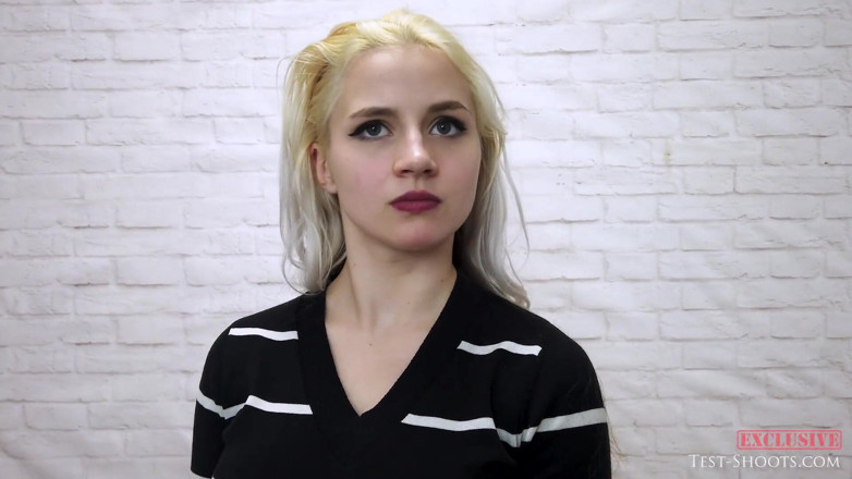 Test-Shoots: 18-летняя Катя позирует обнаженной в первый раз в своей жизни в интервью