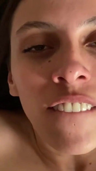 POV passionerad sex med min styvsyster, kan du komma inuti min fitta?