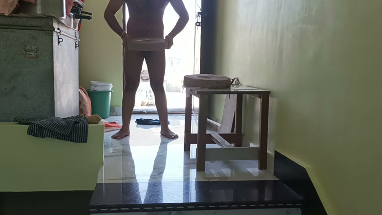 Sansuindia: Indian Actor Nude Walk in Home