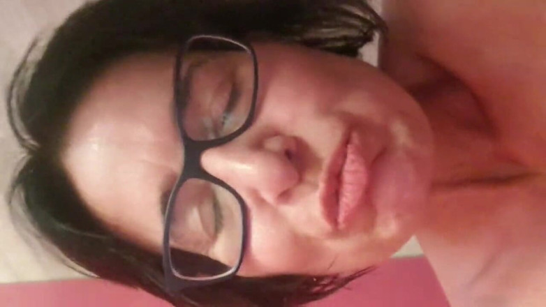 JulieEroticDress: MILF tryska pod prysznicem