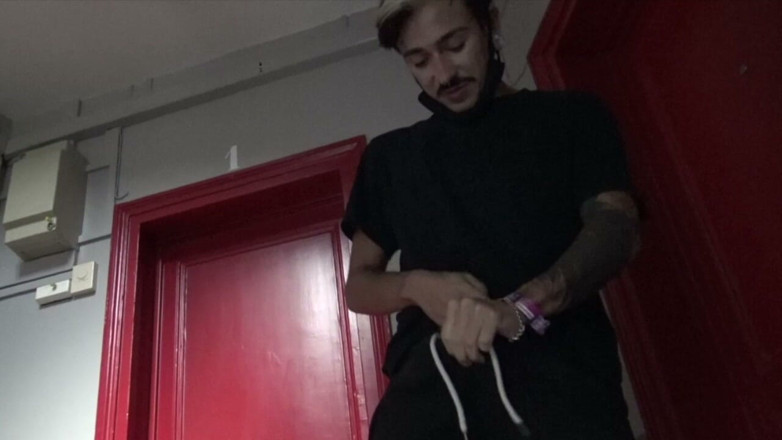 MACHO FUCKER FROM SPAIN: Romainj, yakışıklı dövmeli bir adam tarafından sevişiyor